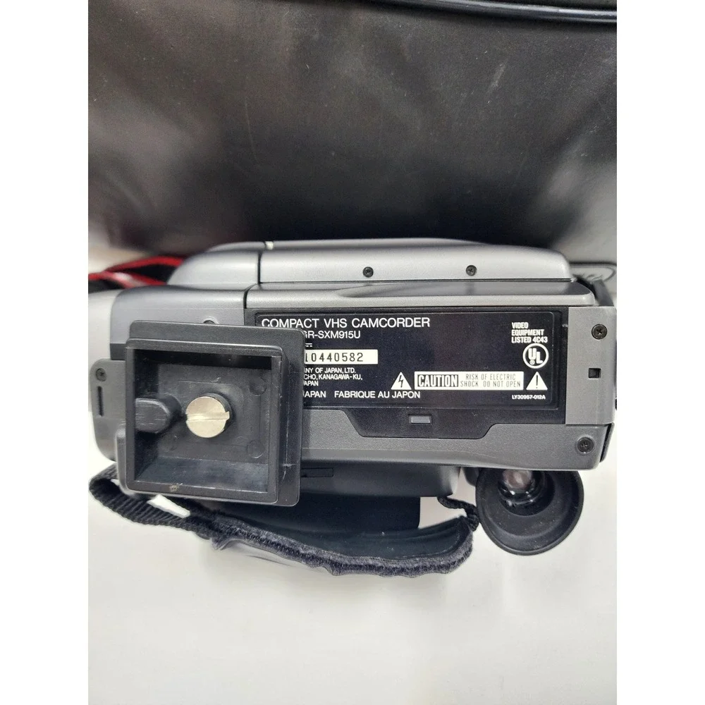 JVC GR-SXM915U Super VHS-C Camcorder Bundle 320x Zoom 3in LCD Remote Case Tapes